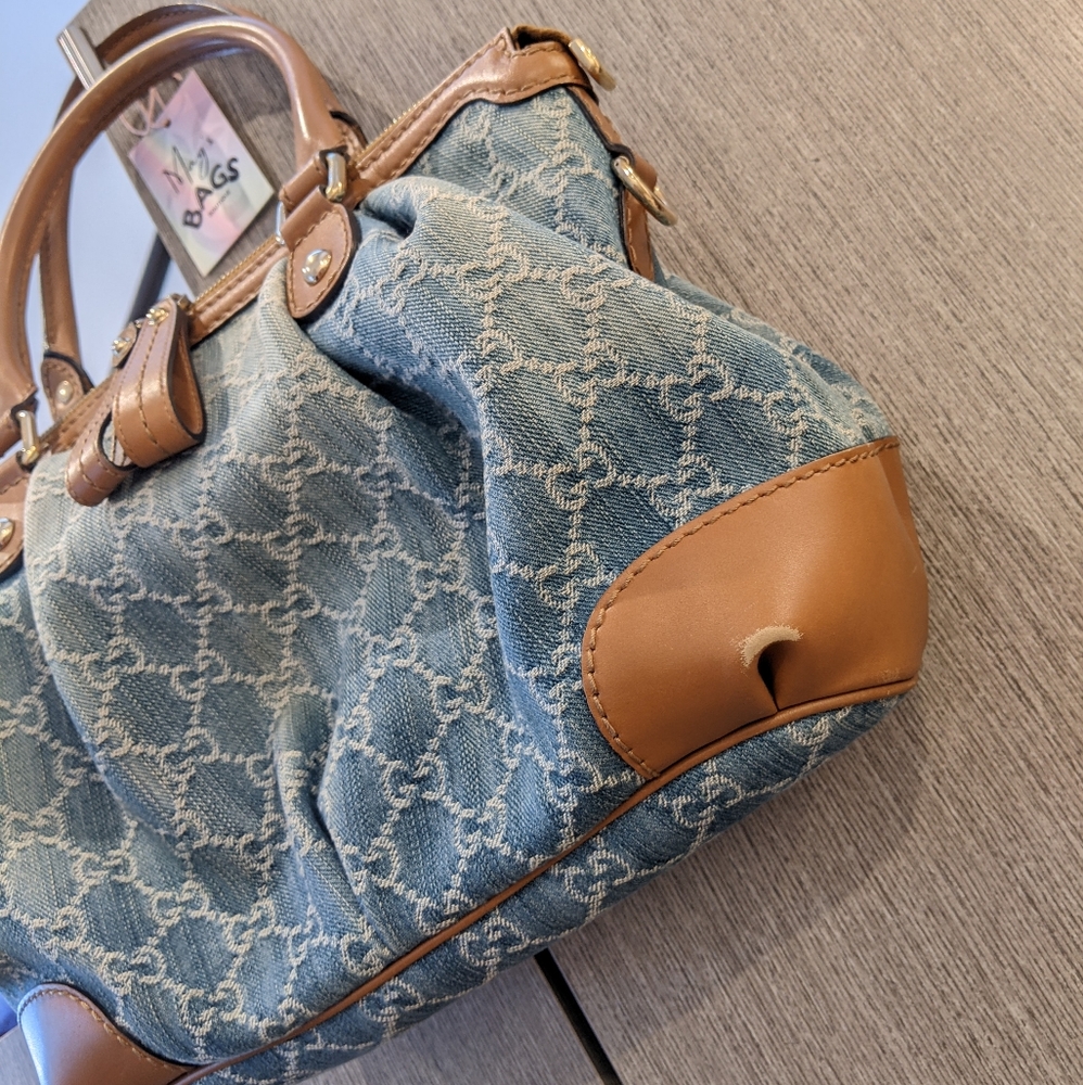 Gucci: Denim Sukey Monogram GG Logo Keychain Shoulder Bag - Picture 13 of 17